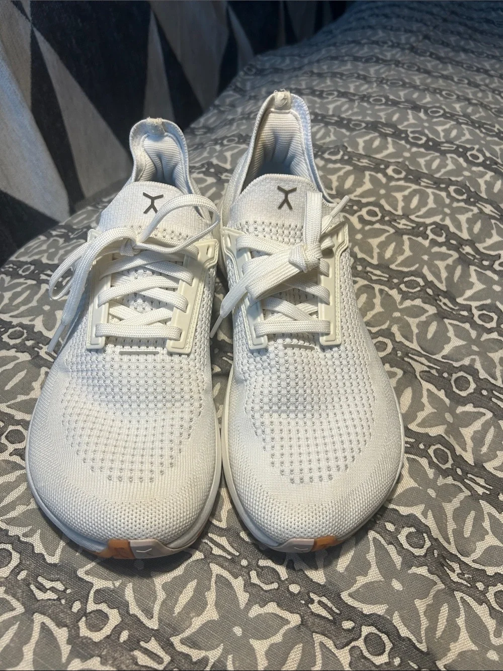 Flux woman’s White Knit Athletic Sneakers
